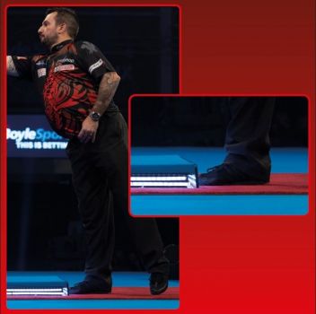 Dartmatte mit Red Dragon Pro Spieler Positionen