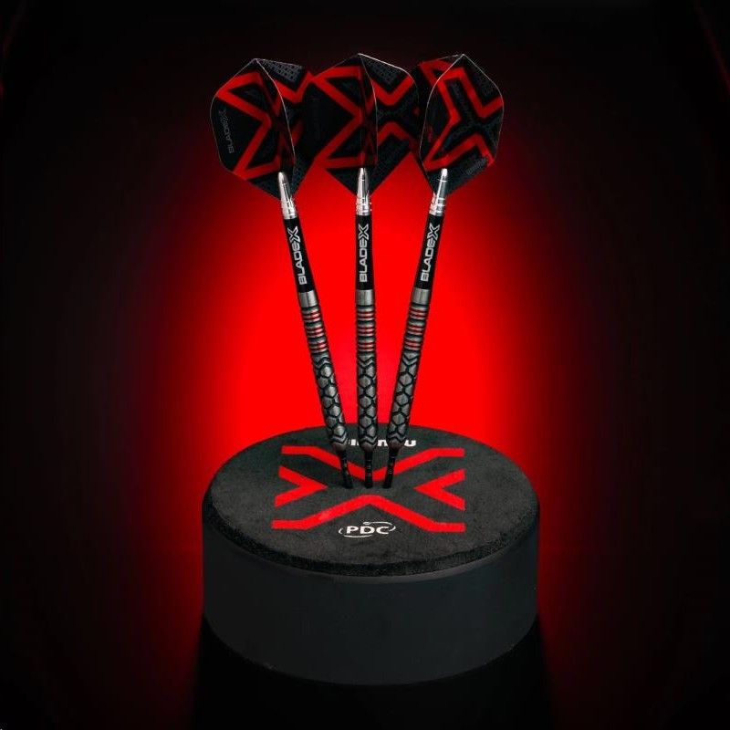 Flight Set Blade X - Prism Delta Metallic Schwarz & Rot